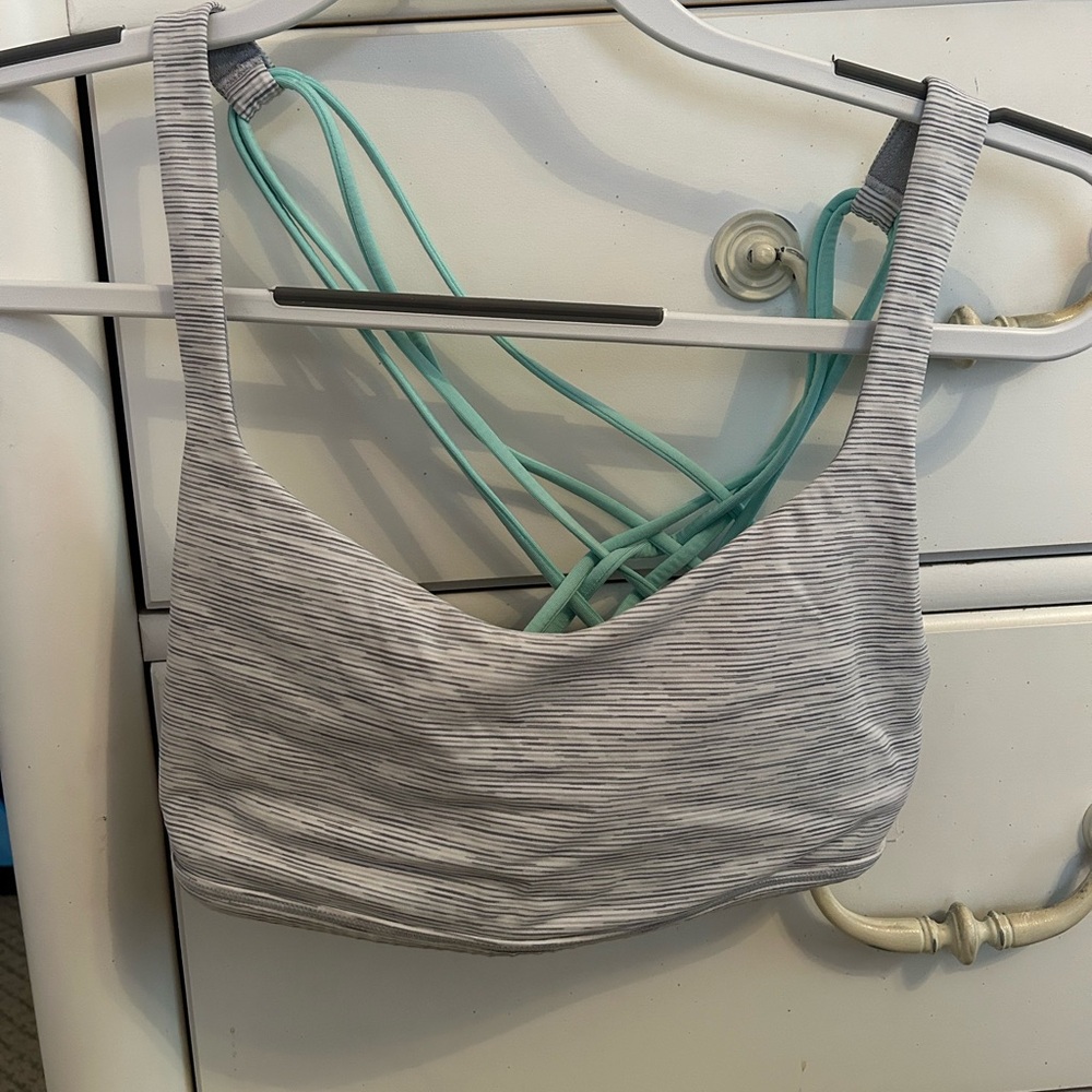 Lululemon free to be bra